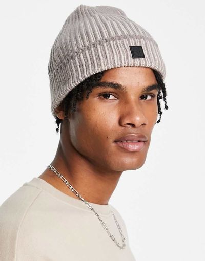 River Island River Island ribbed beanie in beige-Neutral