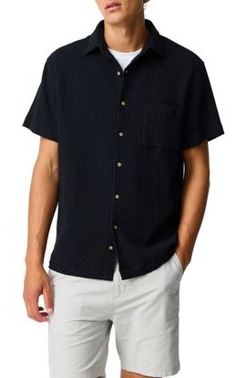Rodd & Gunn Rodd & Gunn Adams Flat Weekend Fit Short Sleeve Stretch Seersucker Button-Up Shirt
