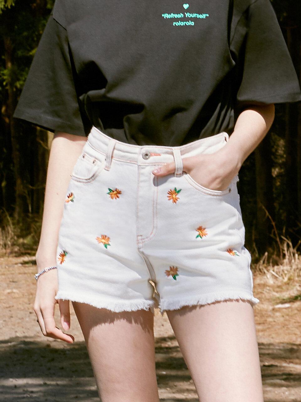 ROLAROLA (PT-20341) Flower Denim Shorts_White