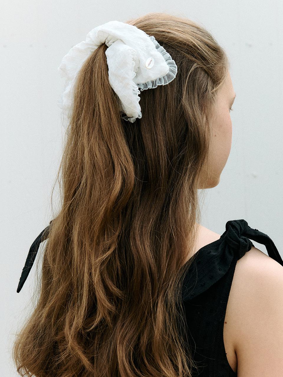 ROLAROLA SQUARE LACE SCRUNCHIE HAIR ACCESSORIES [WHITE]