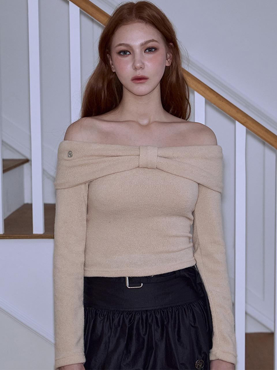 Rosefrantz Off Shoulder Long Sleeve Cropped Sweater [Beige]