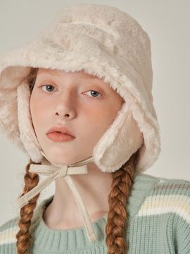 Rosefrantz Plush Polyester Fur Bucket Hat [Ivory]