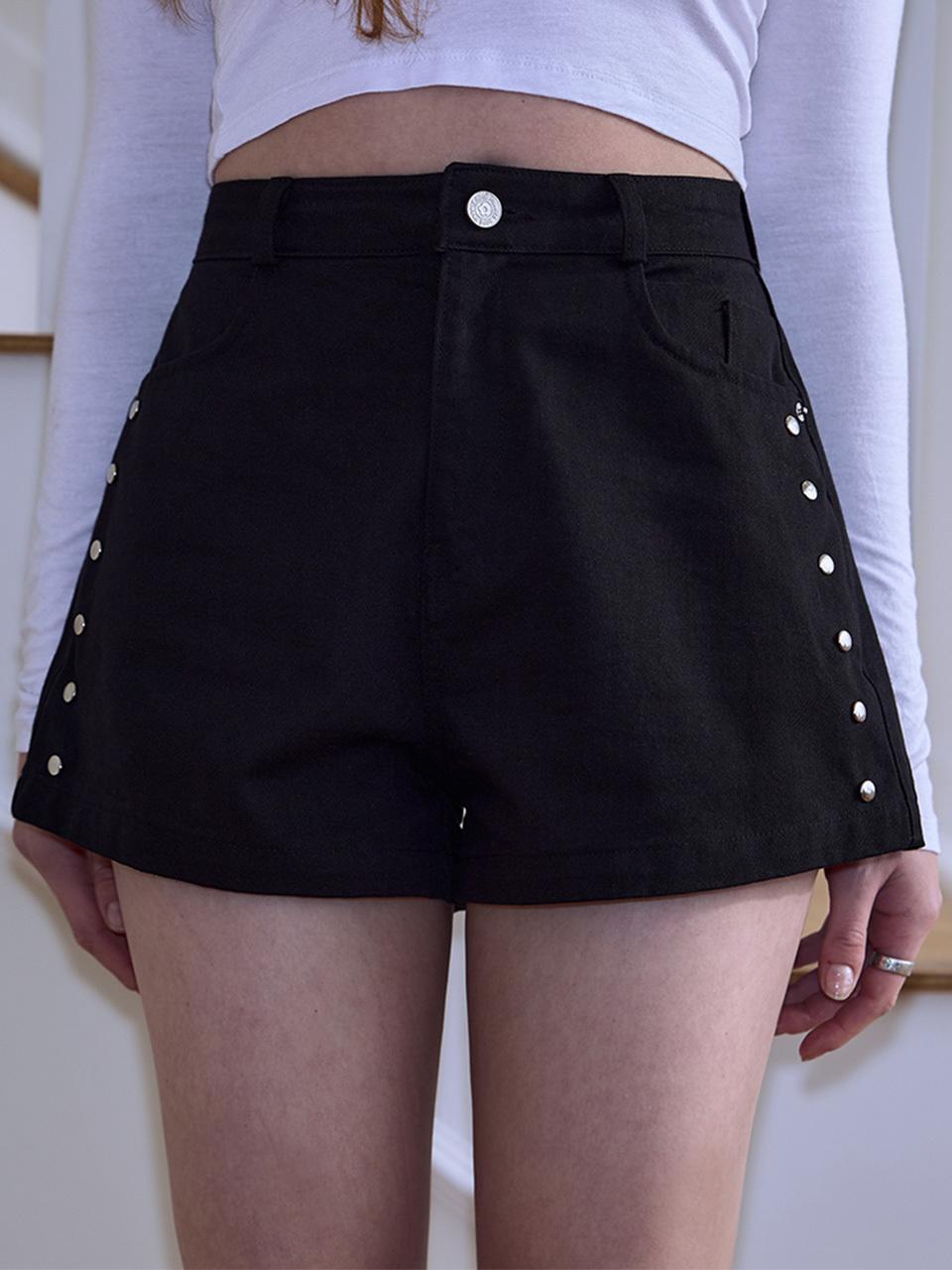 Rosefrantz Wide Cotton Studded Shorts [Black]