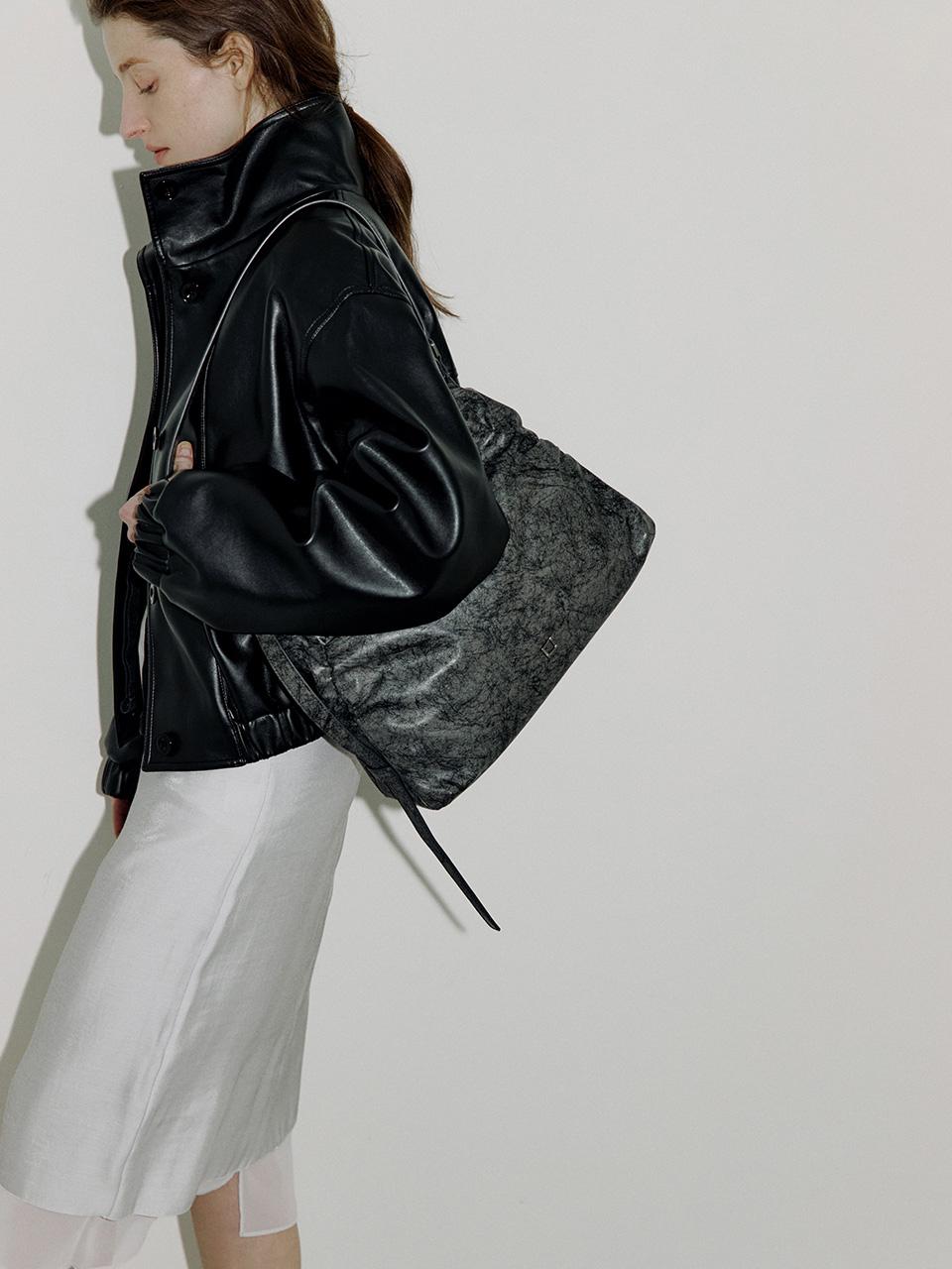 ROUGE & LOUNGE Marble Textured Pleated Leather Shoulder Bag