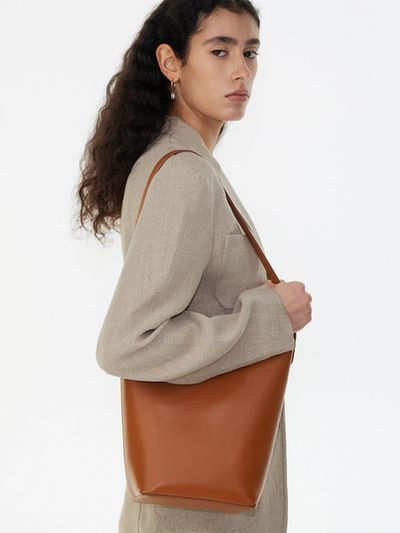 ROWH Rever Medium Shoulder Bag_Camel