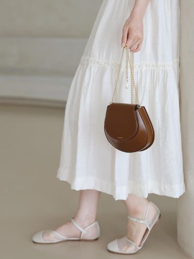 RUHOUR Shell Chain Cross-body Bag [Camel Brown]