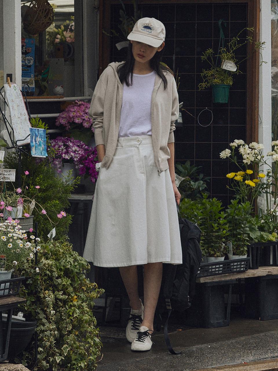 SAGEMENT DOLPHIN FLARE HALF SKIRT [IVORY]