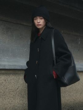 SAGEMENT Stitch Leather Spacious Bucket Bag [Black]