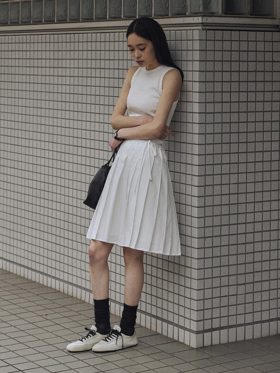 SAGEMENT TILDA PLEATS HALF SKIRT [IVORY]