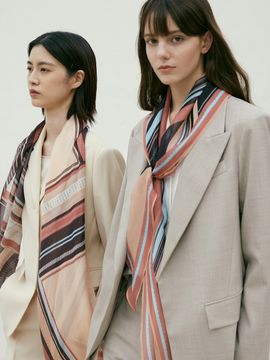 Saint Luxure Rhombus Triangle Scarf Dwin