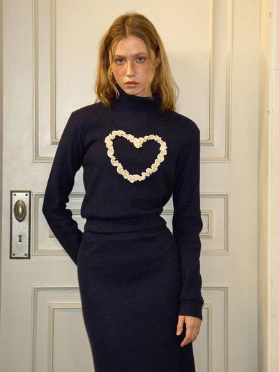 SALON DE YOHN Heart Point Knit Top_ Navy