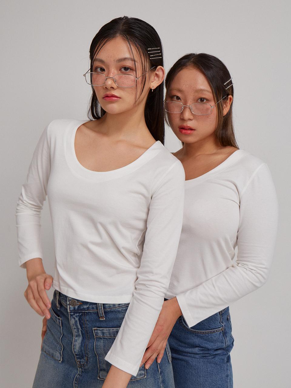 SALON DE YOHN U-neck Basic T-Shirt (White)