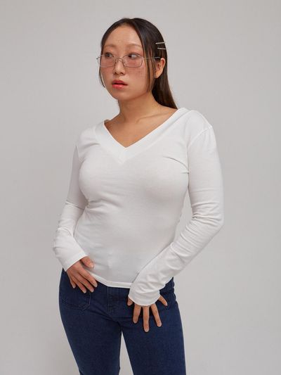 SALON DE YOHN V-Neck Basic T-Shirt (White)