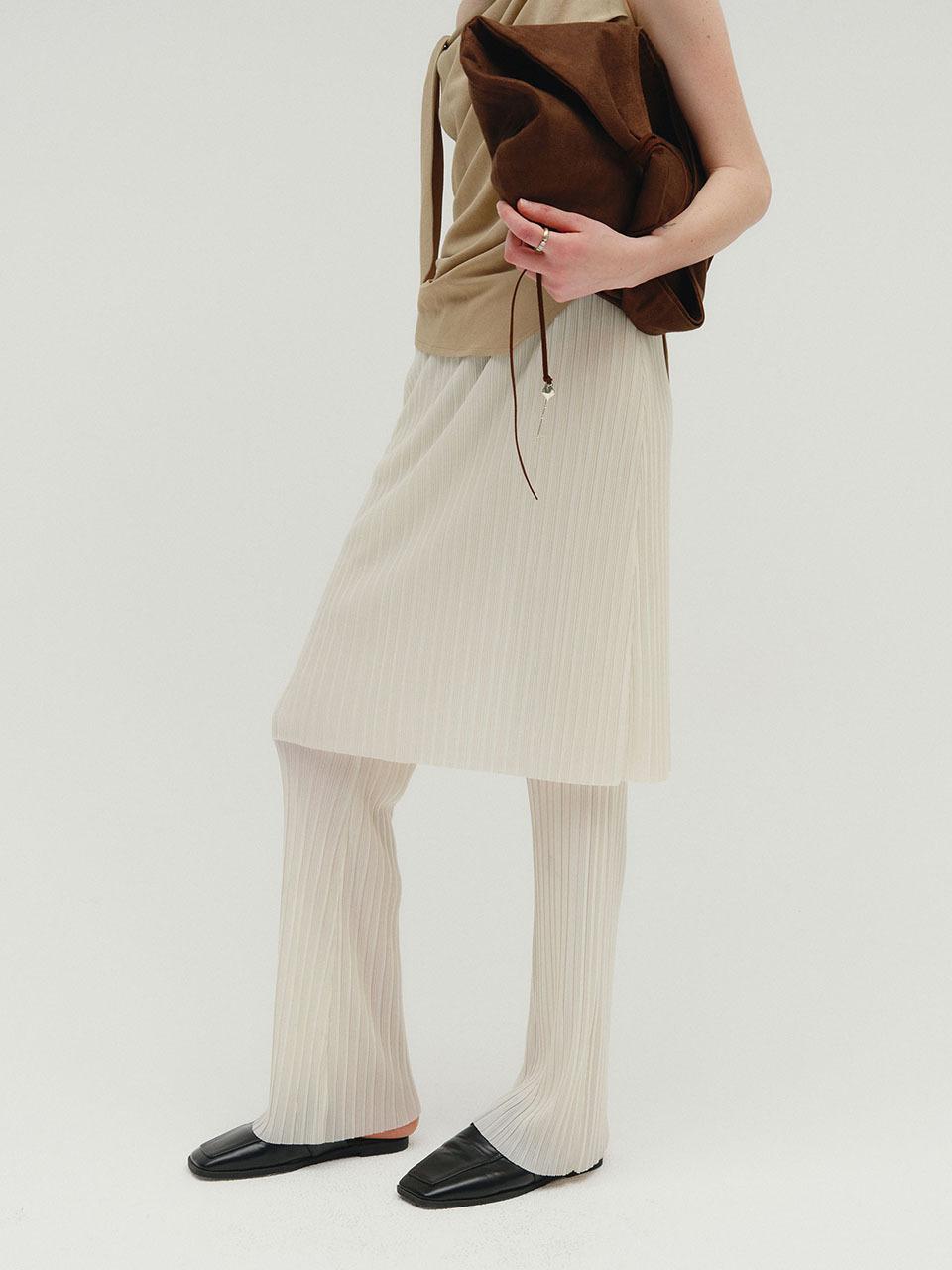 SALTY PEBBLE SATIN PLEATS SKIRT PANTS [IVORY]