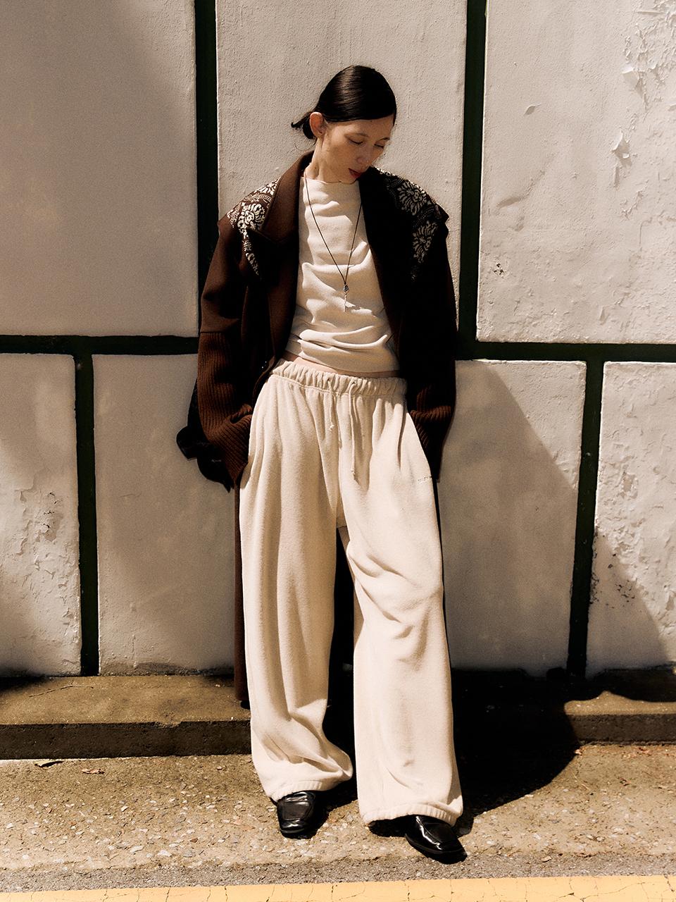 SALTY PEBBLE Terry Wide Relaxed Fit Jogger Pants [Beige]