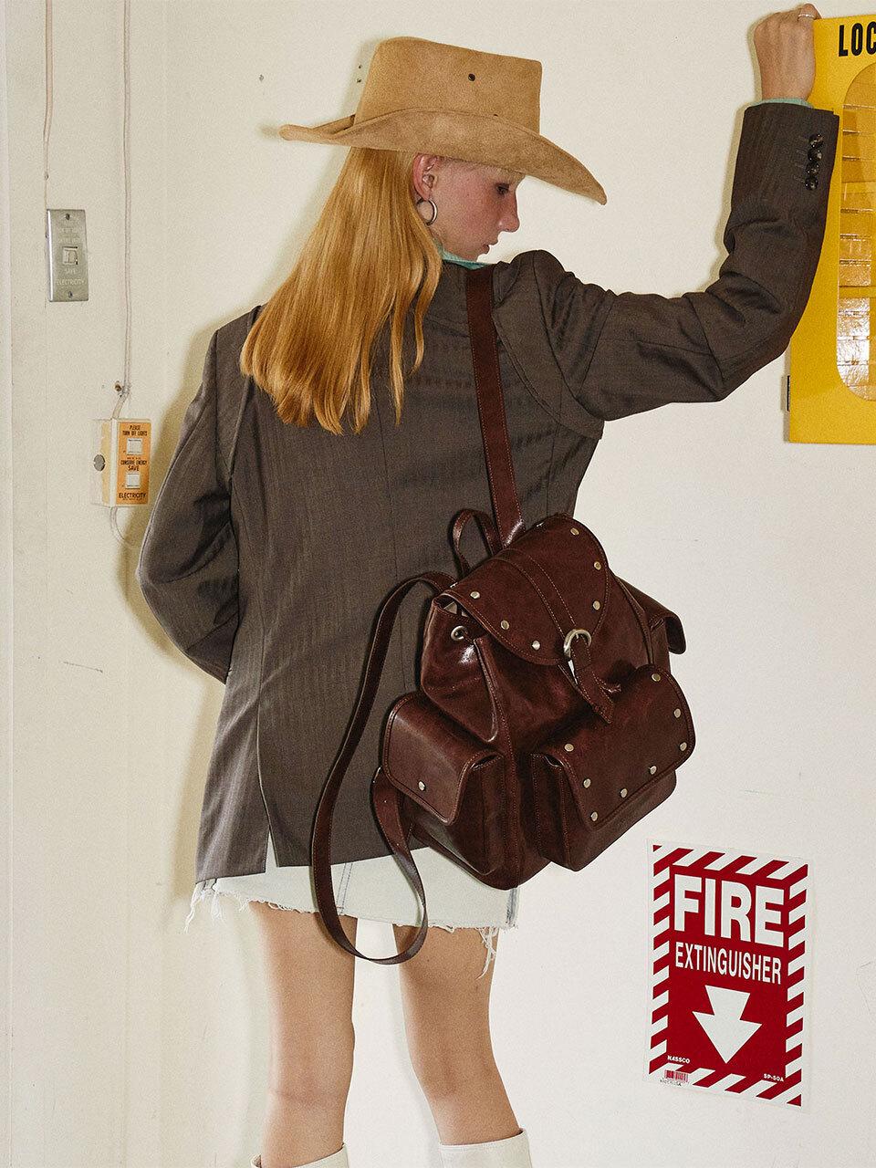 SAND MUSEUM STUD 3POCKET BACKPACK [Dark Brown]