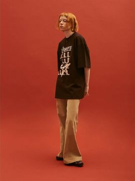 SAND SOUND Boots Graphic T-shirt - Brown