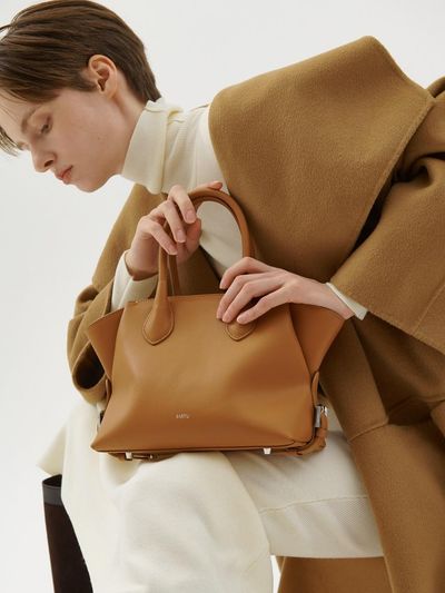SARTU TYE TOTE BAG (BROWN)