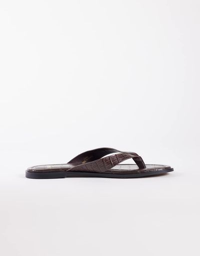Schuh schuh Thailand flip flops in choc croc leather-Brown