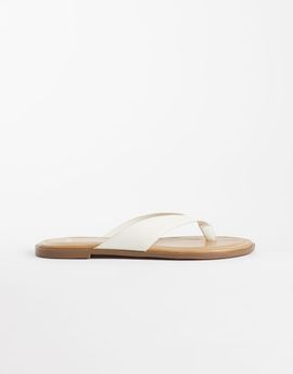 Schuh schuh Thailand flip flops in white faux leather