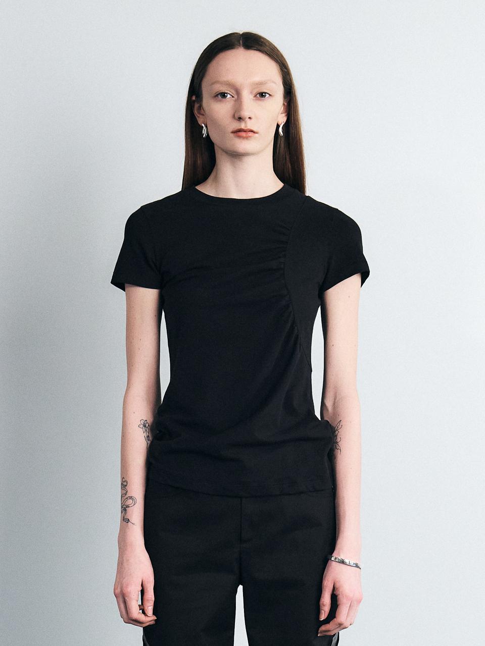 SEALOT SHIRRING SHORT SLEEVE TOP (BLACK)