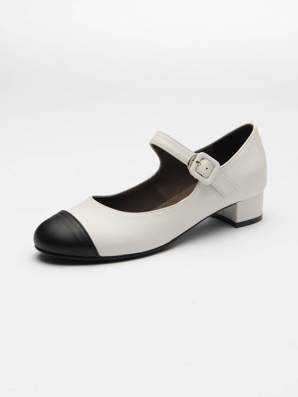 SEONG YUN JOO Alice Low Pumps_Off White