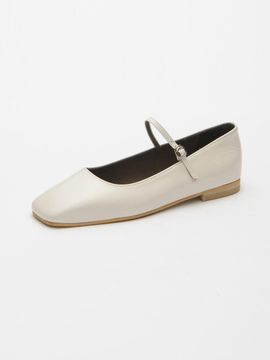 SEONG YUN JOO Lizzy Flat-White(patent)