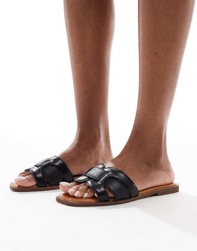 SEQWL SEQWL flat sandals in black faux leather