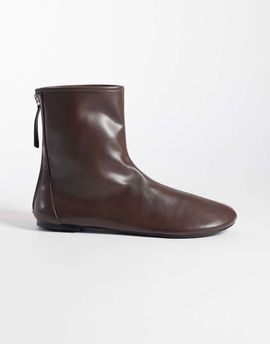 SEQWL SEQWL refined ankle boots in brown-White