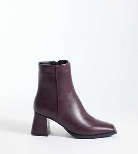 SEQWL Wide Fit SEQWL Wide Fit Fisher block heel mid ankle boots in burgundy-Red