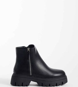 SEQWL Wide Fit SEQWL Wide Fit Twirl chunky zip detail boots in black