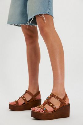 Seychelles Sunstone Studded Clogs