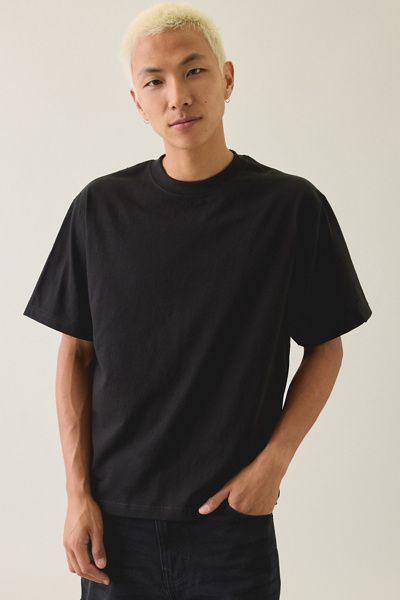 Shaka Wear Shaka Wear 7.5oz Heavyweight Cropped Tee in Black, Men's at Urban Outfitters