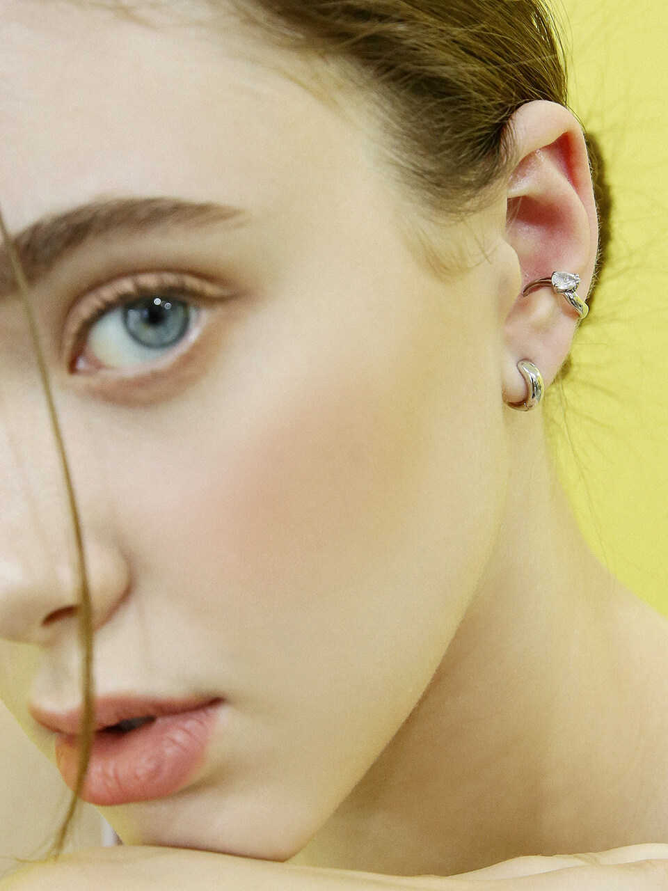 Shertz Cubic Point Wave Earcuff (24k)