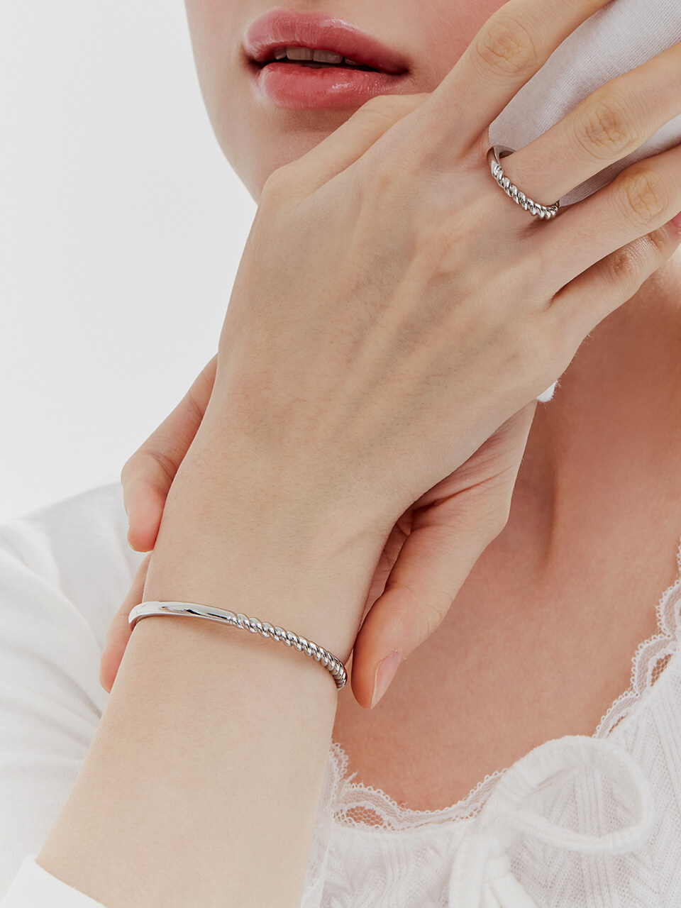 Shertz Half Twisted Daily Bangle Bracelet (24K)