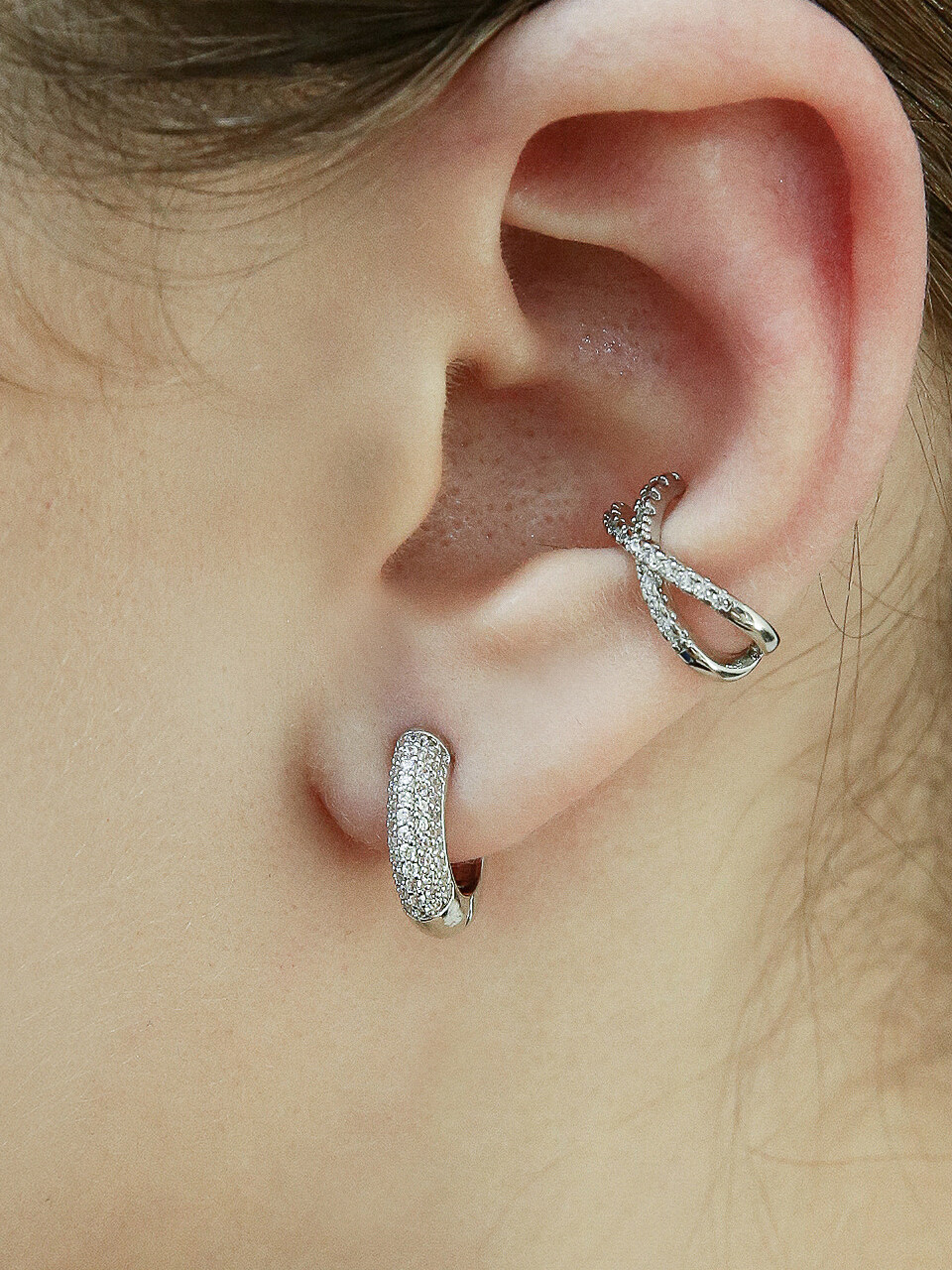 Shertz Pave Cubic Bold One Touch Ring Earring (14K)