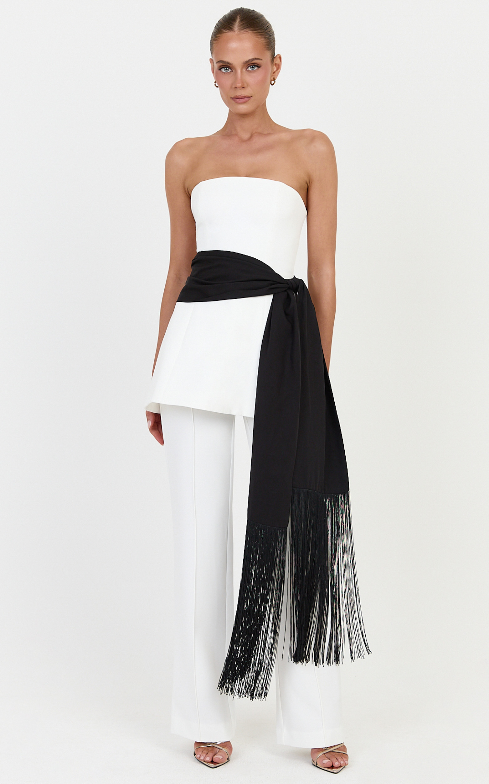 Showpo Romy Scarf - Scarf With Fringing in Black