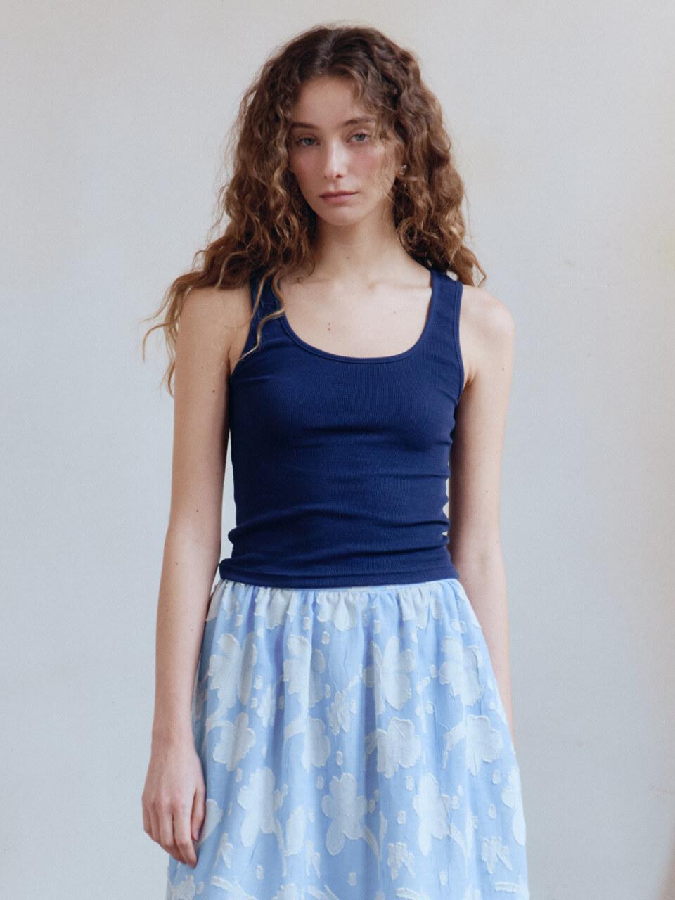 sienne Essential Sleeveless Top [Navy]