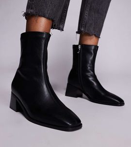 Simmi Wide Fit Simmi London Nimer Wide Fit block heeled mid ankle boots in black