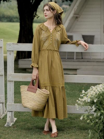 Simple Retro Frill Collar Embroidery Dress