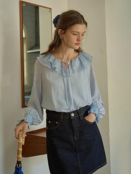 Simple Retro Ruffle Collar Shirt - 2 Colors