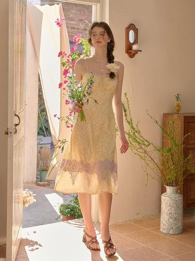 Simple Retro Splicing Lace Floral Flowing Dress [Yellow]