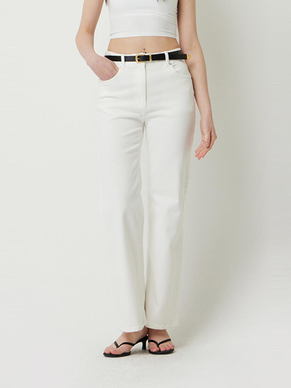 Sisley Slim Boot-Cut Denim Pants [White] (SADP43531WH)
