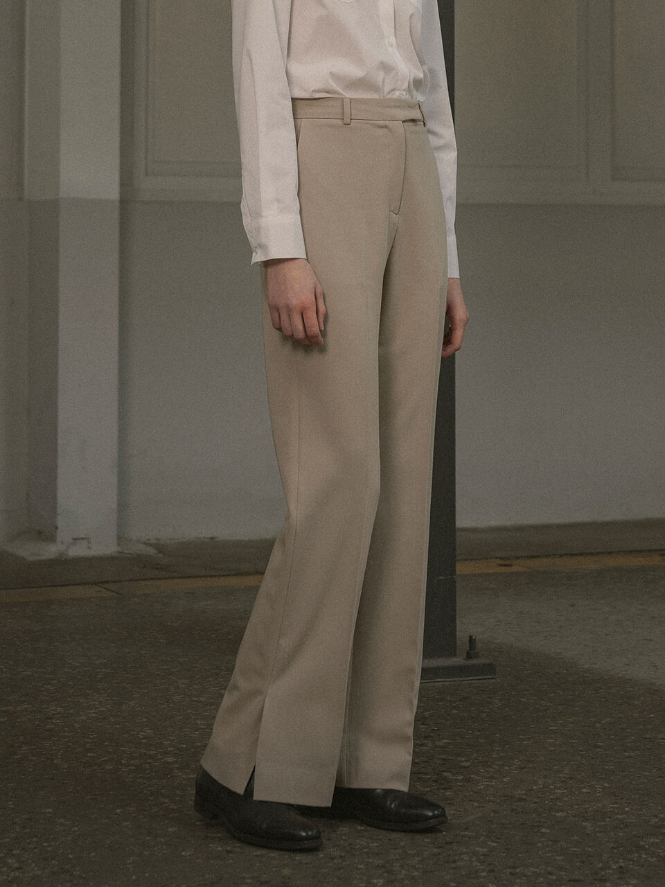 Siyazu Labelle Slit Slacks_Beige