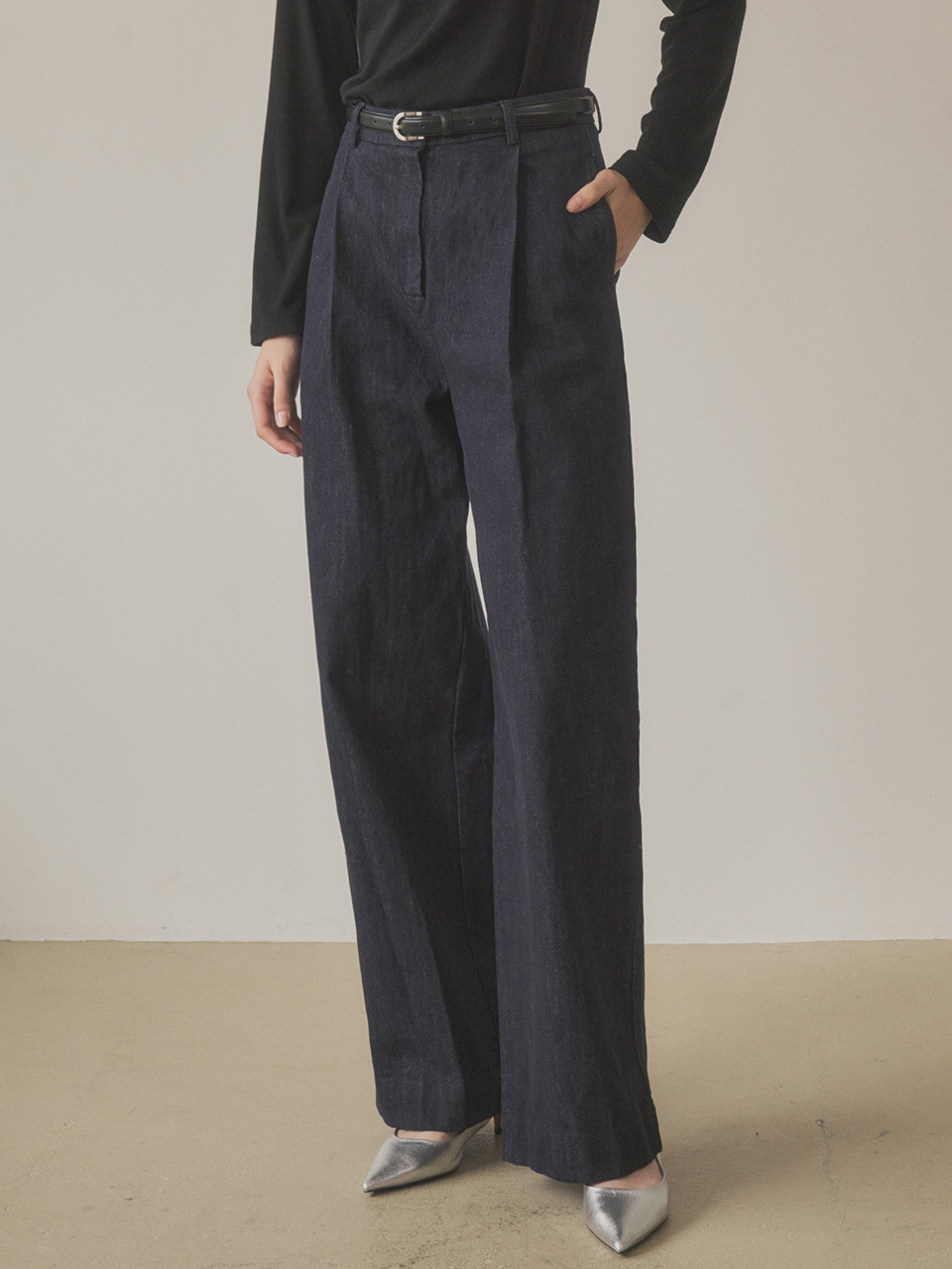 Siyazu No Fade Wide Denim Slacks - Indigo