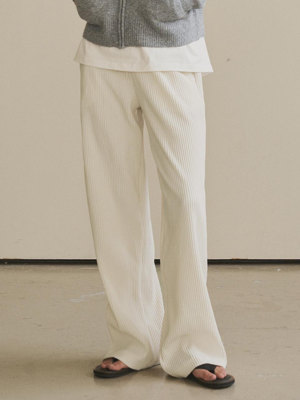 Siyazu SIPT7109 Loose Fit Pleated Pants