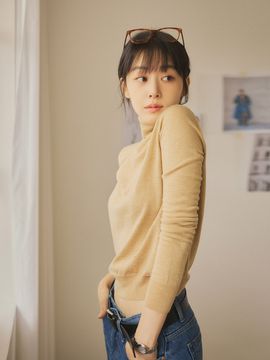 Siyazu Wool Turtleneck Knit - Beige
