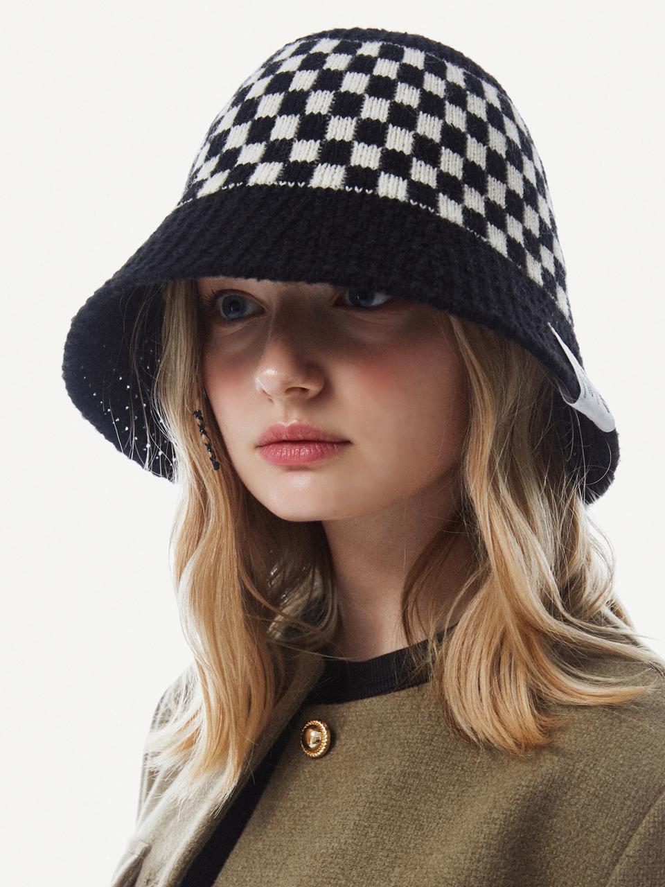 SLEEPYSLIP CHESSBOARD BLACK BUCKET HAT