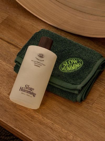 slowhumming Woodynouri Bodywash +Lotion+Towel Set (Cabincedar)
