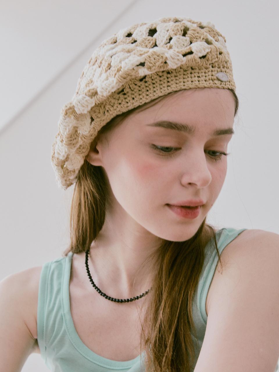 Slowslowly No.231 / Fruits Crochet Beret _ white and Beige